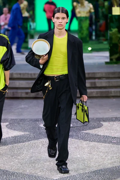 Look 21